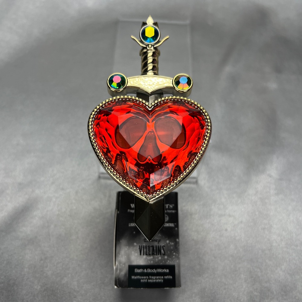 Bath & Body Works Disney Villains Evil Queen Dagger Heart Wallflowers Plug NIB